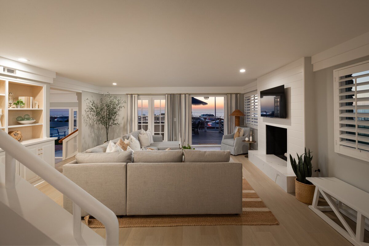 Large Oceanfront Home | Hot Tub | Game Room | AC gallery image 5