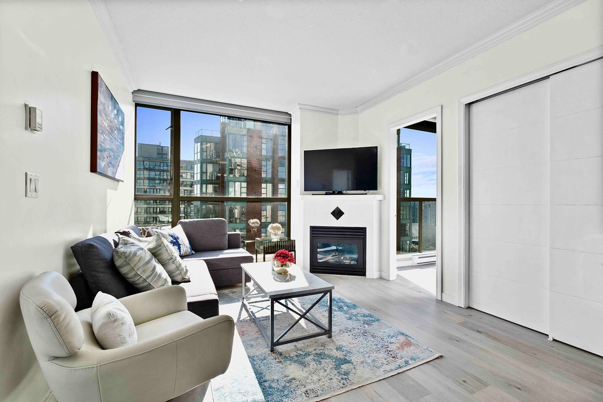 BEAUTIFUL CONDO HEART OF DOWNTOWN +free parking