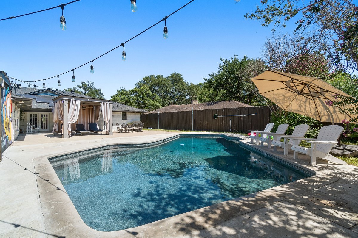 Sleeps 20 w Heated Pool & Billiards by DAL Airport