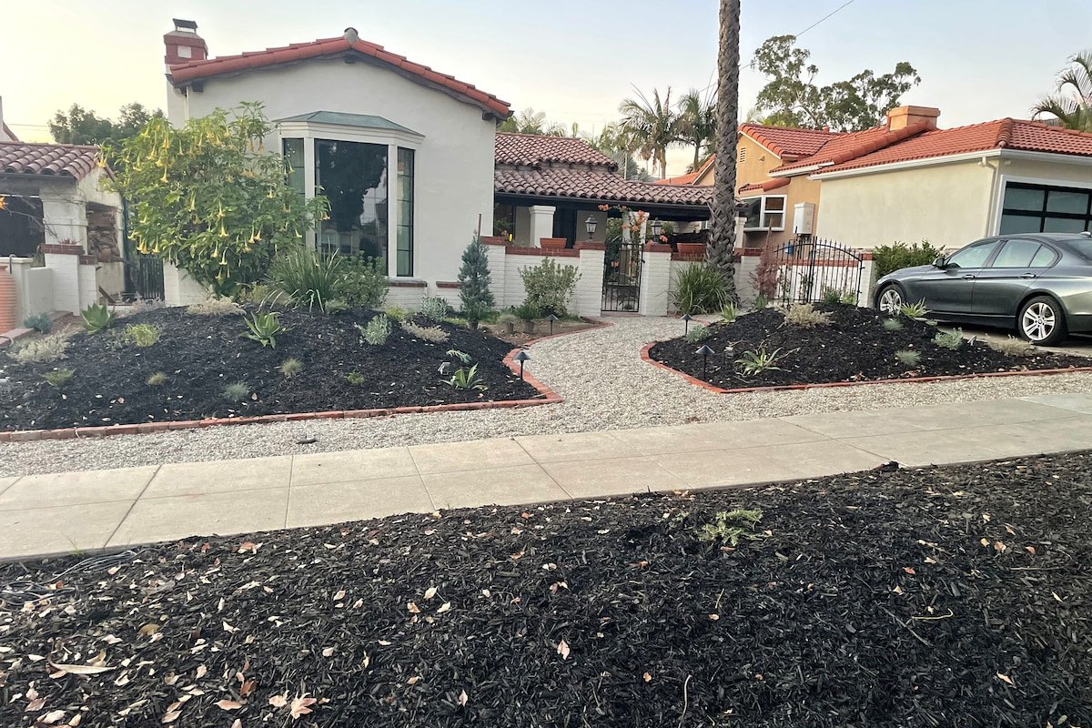 Charming Spanish Bungalow gallery image 3