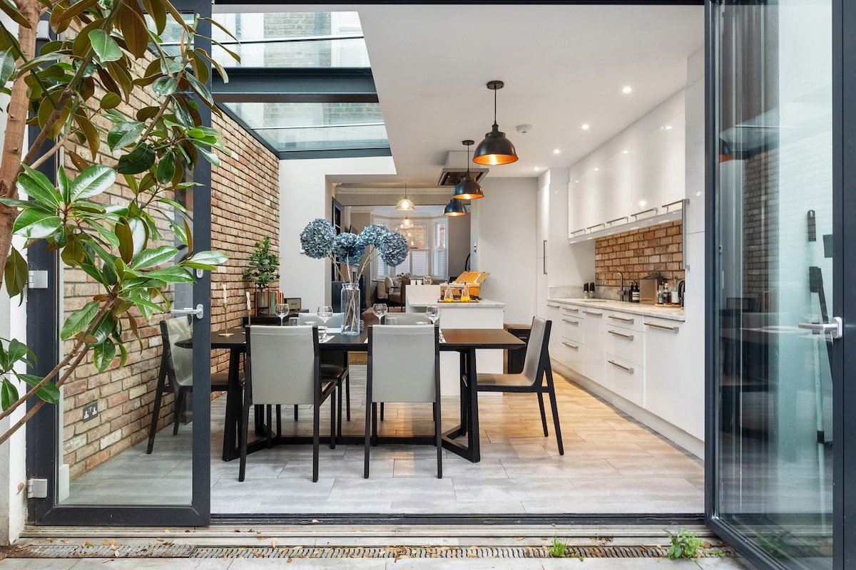 Newly renovated Garden House by Battersea Park gallery image 5