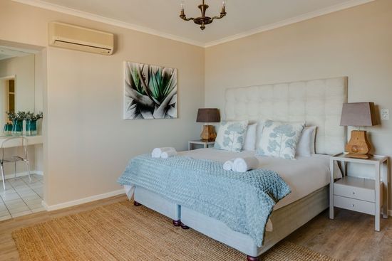 Photo 3 of 15 Woodford accommodation in Camps Bay, Cape Town with 6 bedrooms and 6 bathrooms