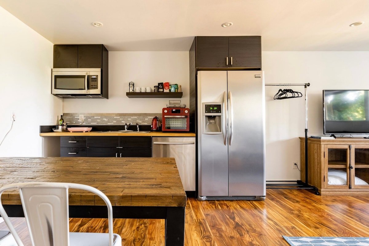 Montlake Private Suite gallery image 5