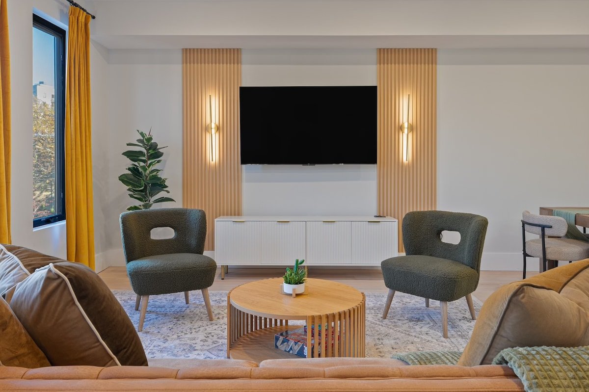 Huge Roofdeck!Easy PATH access to NYC 3BR+3BA Home gallery image 4