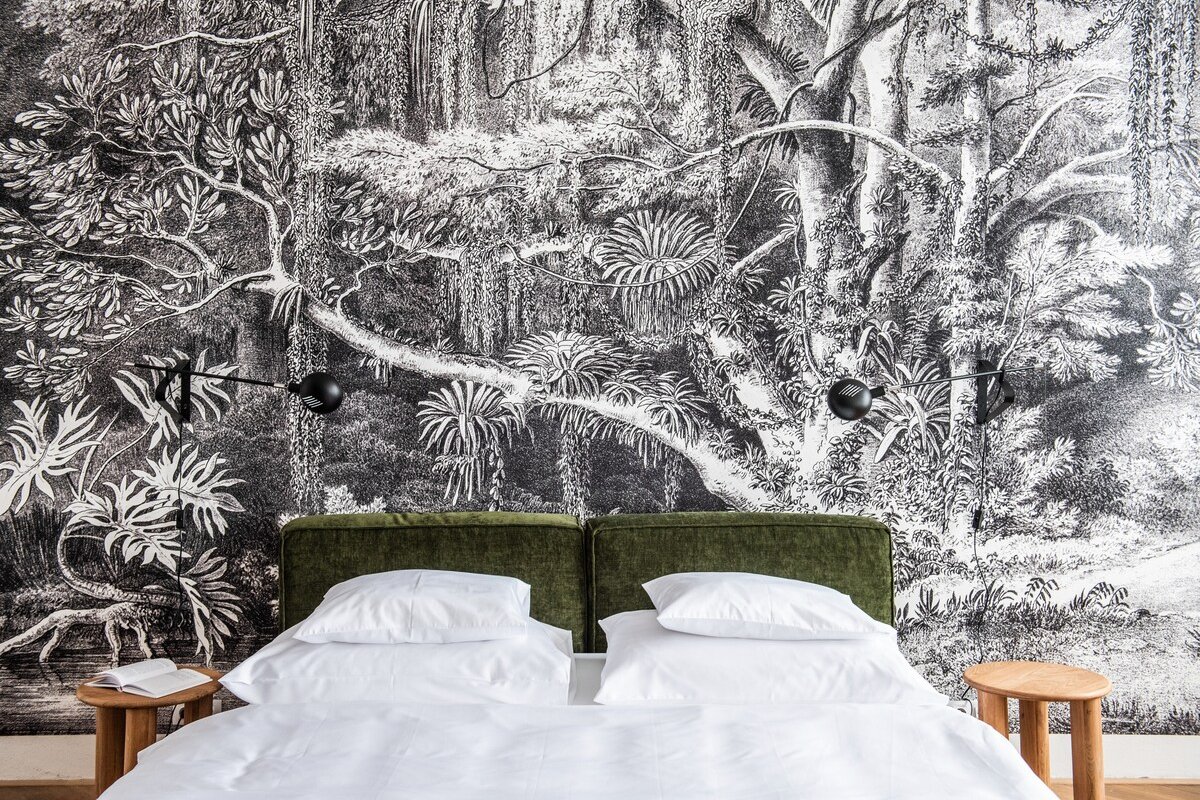 Charming Stylish 3BR Apartment by Stepan No. 16 gallery image 5