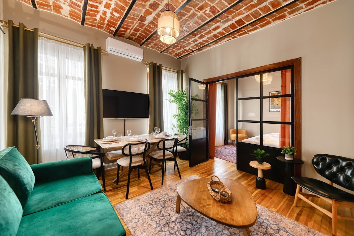 Datte Parfumée : Newly renovated 4 BR 3 Bath 5 AC gallery image 2