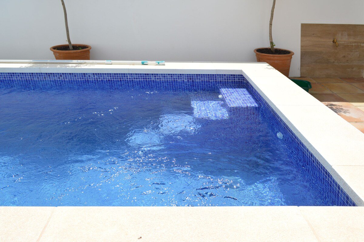 Única casa con piscina en la playa de Calella gallery image 3