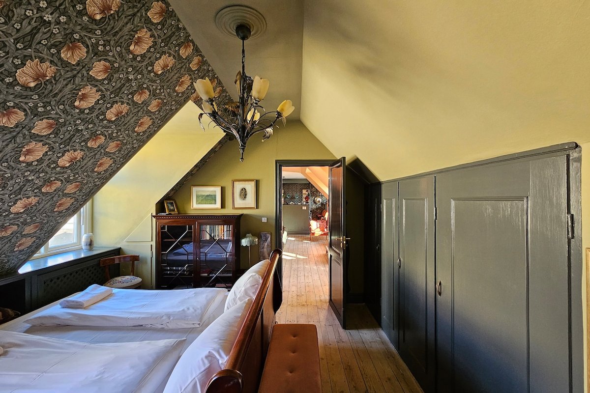 Magical fairytale penthouse. gallery image 3