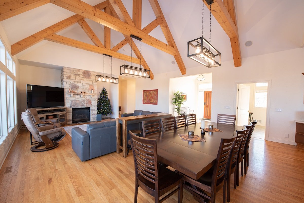 Secluded Spa-cious Retreat (8+3) gallery image 4