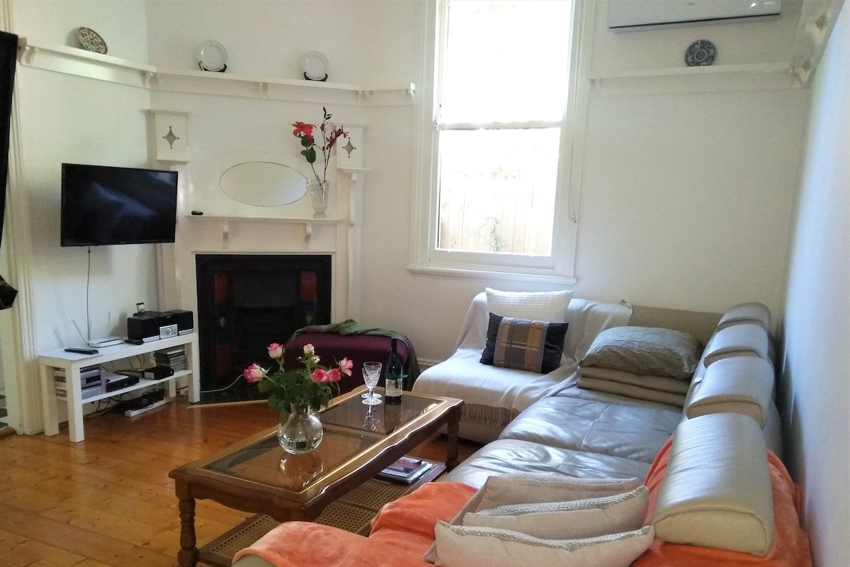 Beach house barefoot to Coogee beach, Sydney gallery image 5