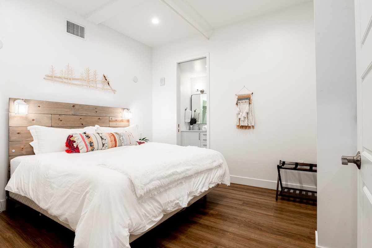 Bohemian Hideaway | RiNo Art Lofts gallery image 3