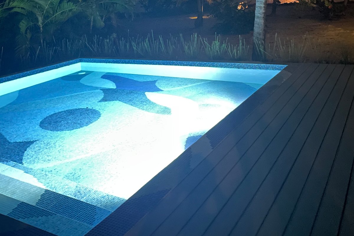 Beachfront w/pool, firepit, family getaway. gallery image 4