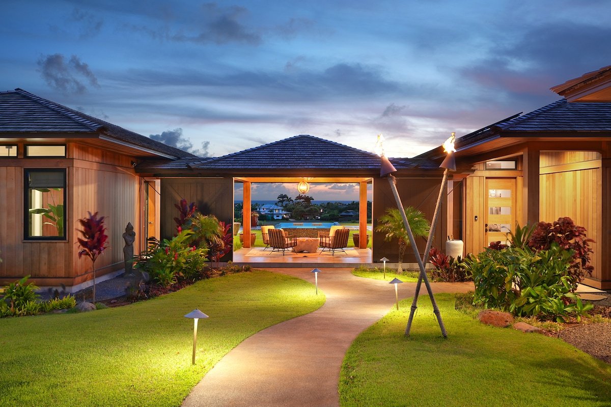 Hale Kupanaha: Opulent New Villa + Pool/Spa/Views gallery image 4