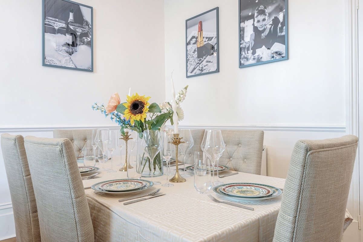 Royal&Spacious Hyde Park Residence gallery image 4