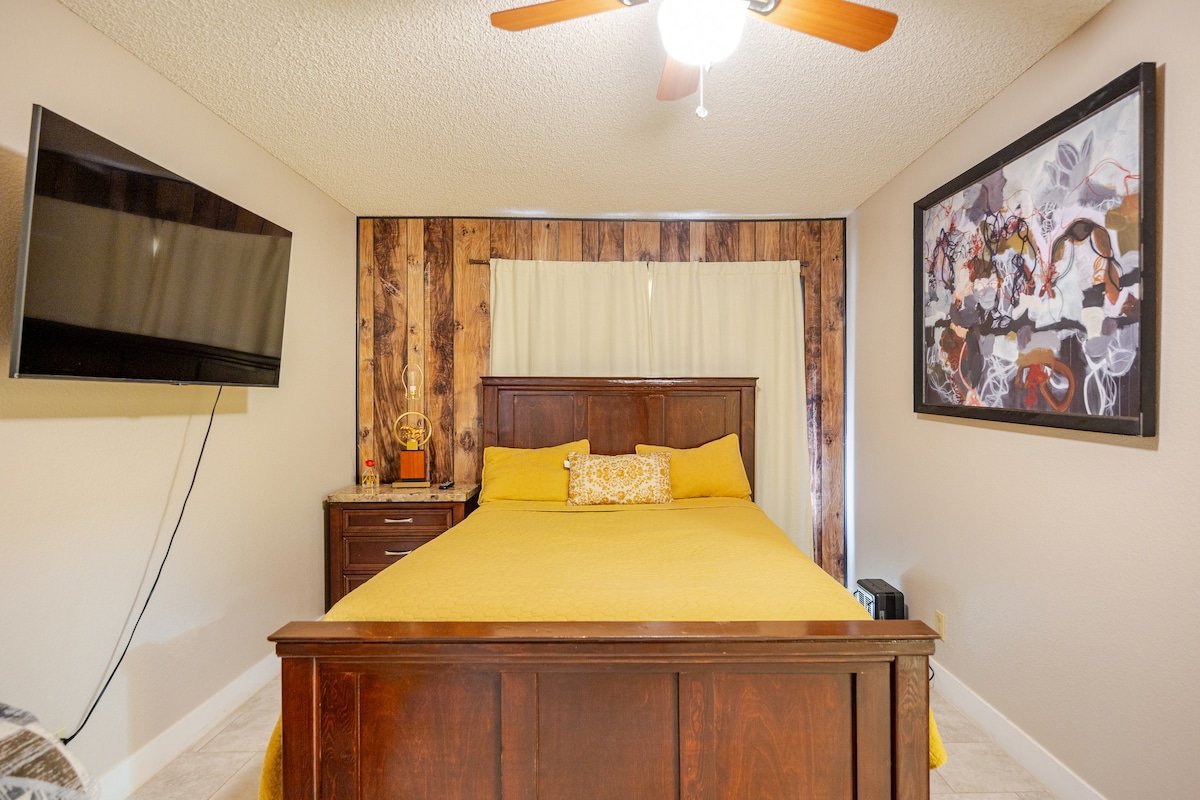 Enjoy Las Vegas Views-6BR/Pool gallery image 4