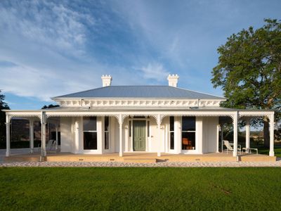 Newly Restored Luxury Farm House Northern Tasmania