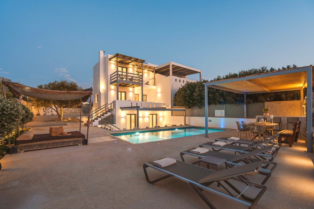 Cedar Forest Ocean View Villa- Private Heated Pool gallery image 2