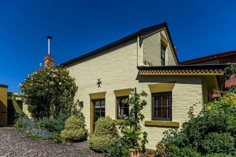The Coach House – Historic Stay in Glebe
