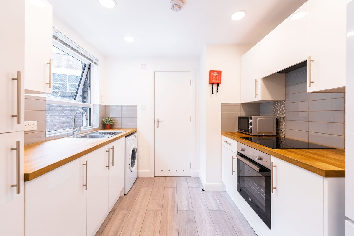 Farringdon 2 Bed Retreat gallery image 4