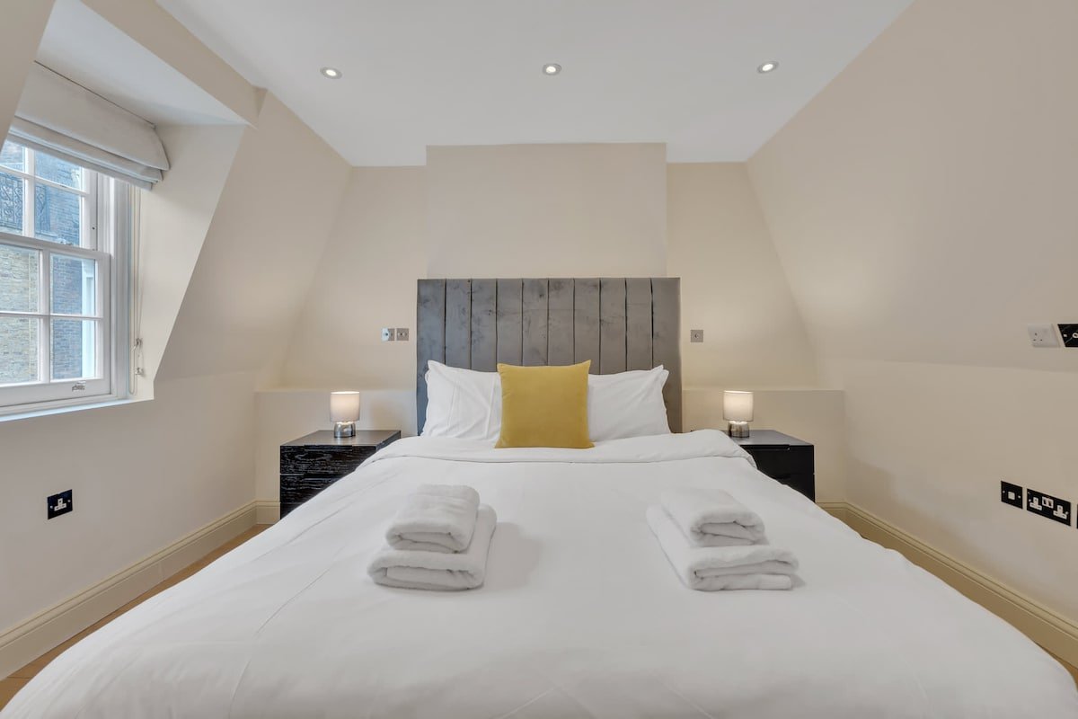 Luxury Four-Bedroom House in Mayfair gallery image 3