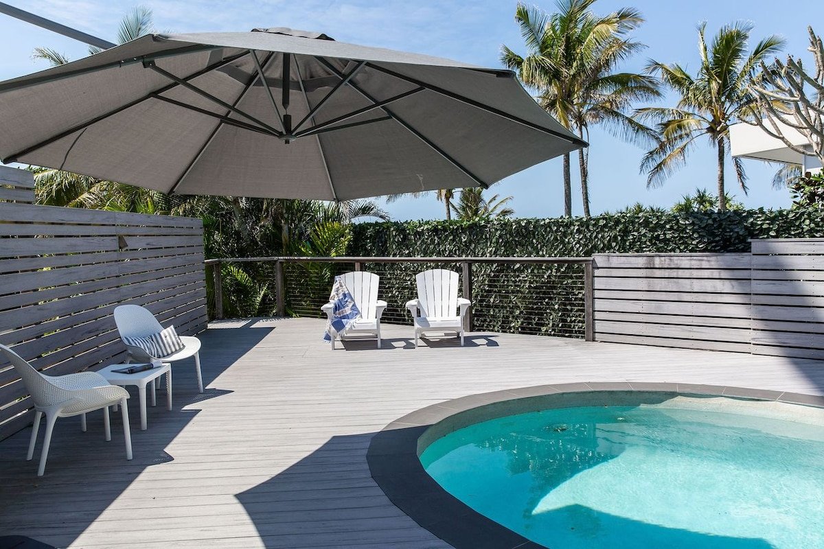 Sunshine Haven – Pool – Beachfront – Ocean Views gallery image 4