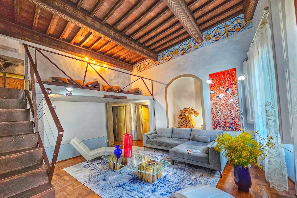 Luxury and large apartment a few steps from Duomo gallery image 2