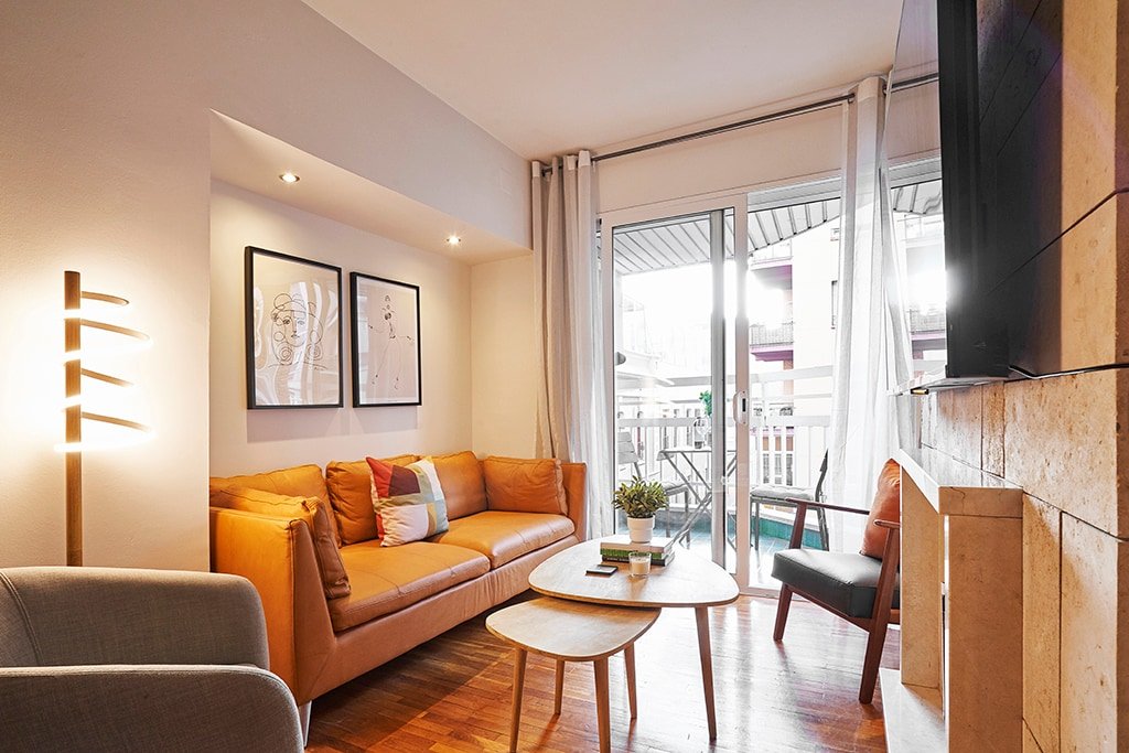 Love Local Life near Sagrada Familia 4BD/2BTH 7PP gallery image 2