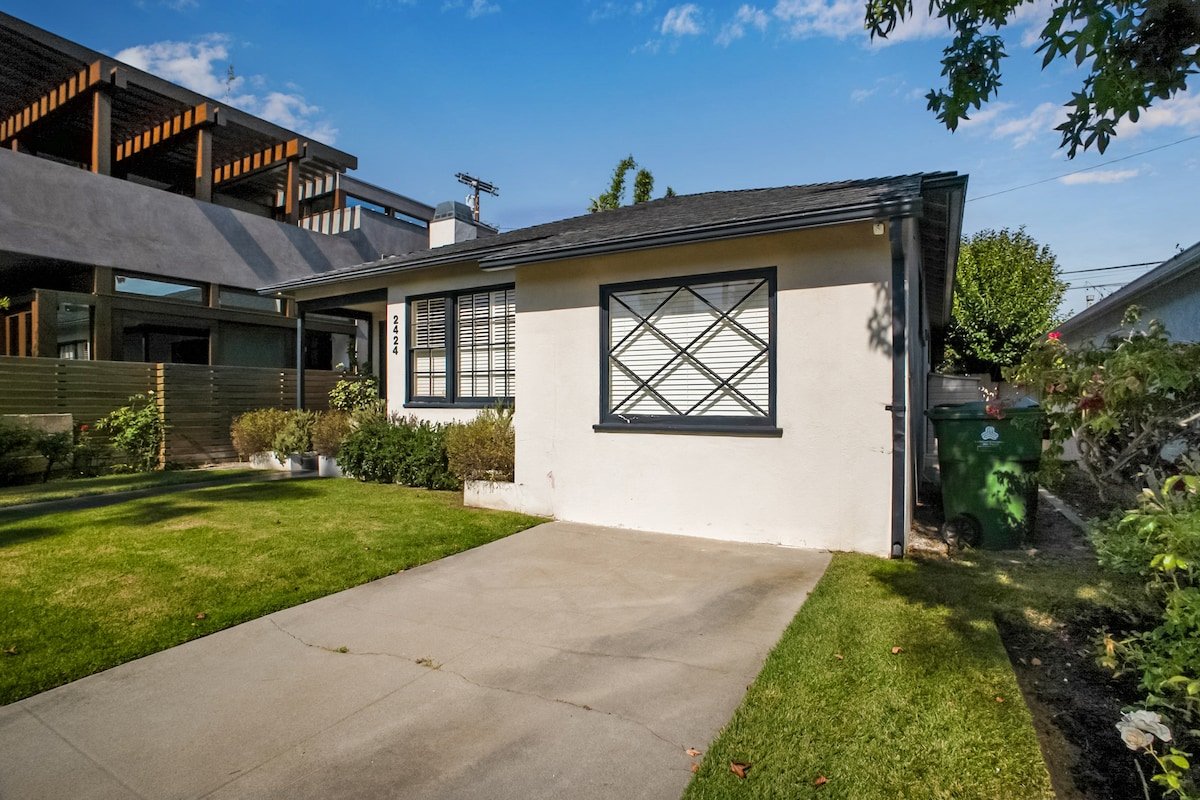 Venice Beach Charm, near Abbott Kinney &The Canals gallery image 3