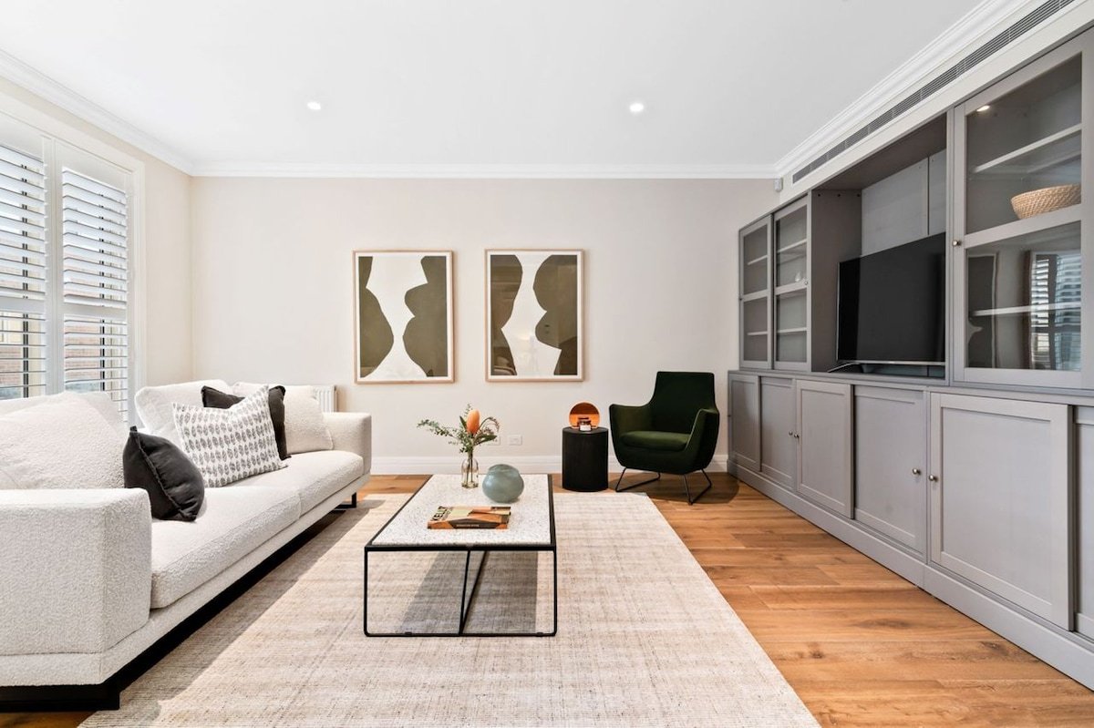 Luxe Parkside Hampton Home gallery image 5