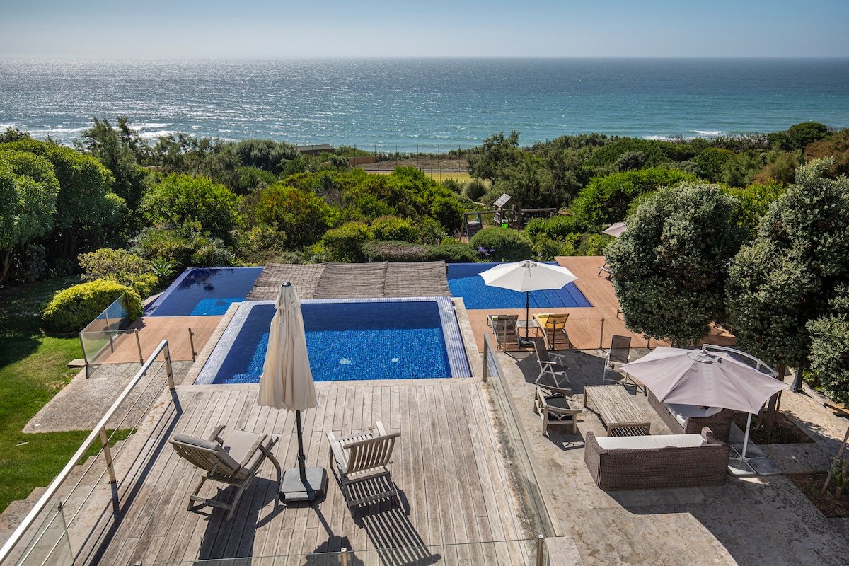 LUXURY BEACHFRONT VILLA gallery image 2