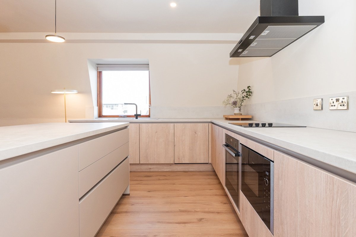 Sparkling Large Penthouse, Terrace, Prime Location gallery image 4