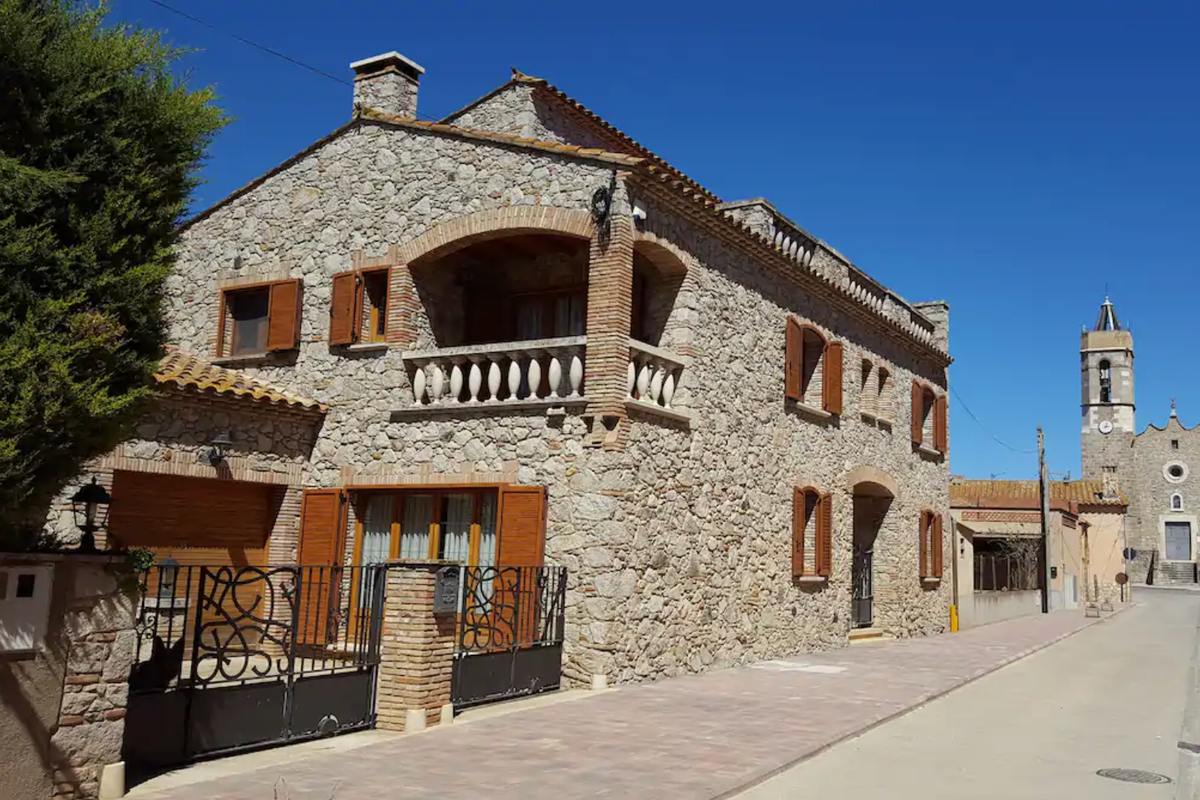 CalFerrerNou. House of high standing-Pool-Garden