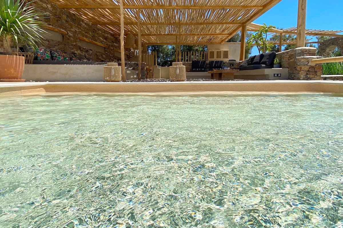 Seaside Naxos : 4BDR Villa Aetheria At Plaka Beach gallery image 2