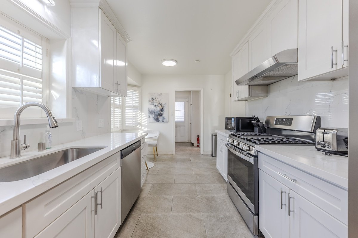 Spacious One-Story Home w/ Walk-In Shower gallery image 4