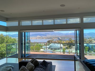 Spacious 4BR Home: Amazing Views, Ideal for Groups