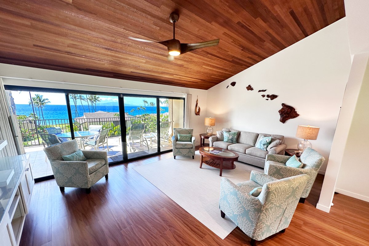 PURE ELEGANCE*OCEANVIEW Renovated Condo in WAILEA