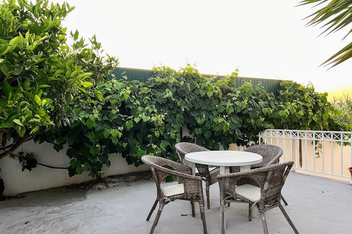 Villa Sol Nascente: 4-Apt Coastal Escape (16 ppl) gallery image 4