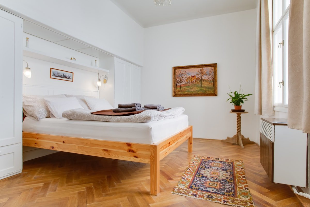 The Magical Garden – Old House Prague Center gallery image 5