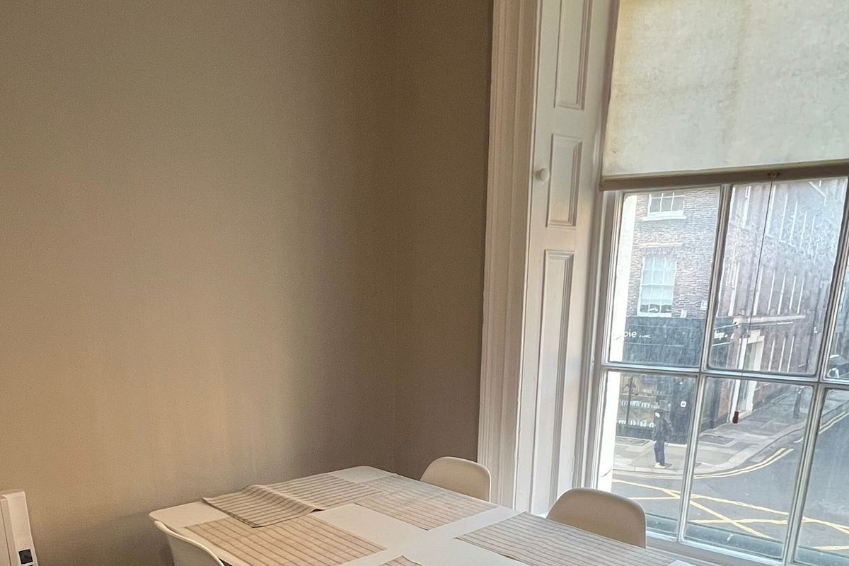 Exclusive Georgian Townhouse gallery image 3