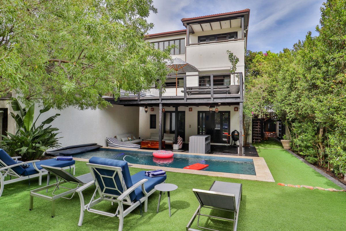 Gorgeous 4 bed Beach House – 3min walk to beach