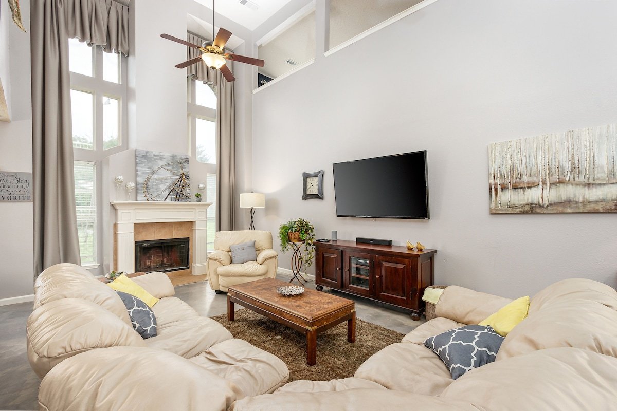 Symphony Home – Stockyards, AT&T, Globe Life Field gallery image 3