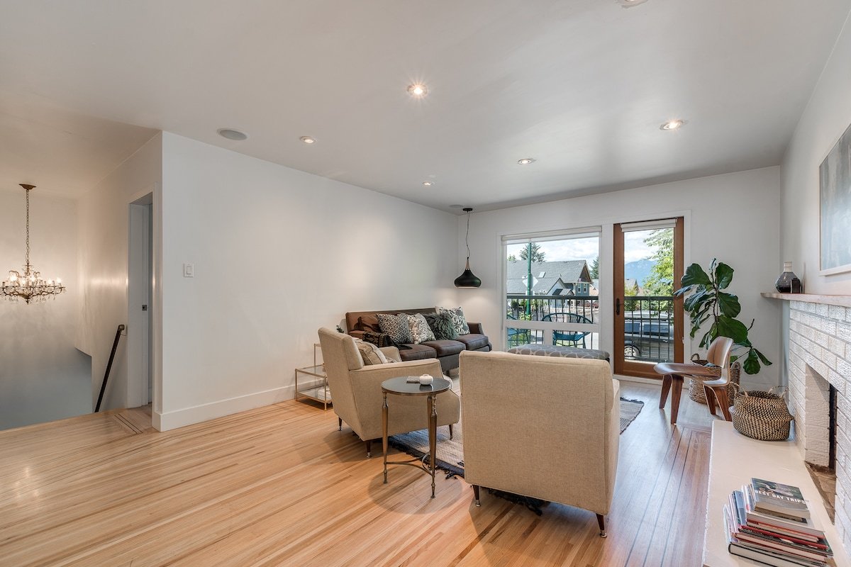 Central Modern House with View and 2 Kitchens gallery image 5