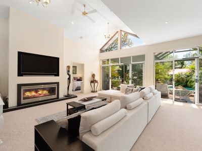 4 Bedroom Home with Pool Aircon WIFI