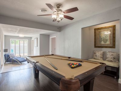 Spacious 4/3 Large Pool Home :parking, BBQ WIFI!