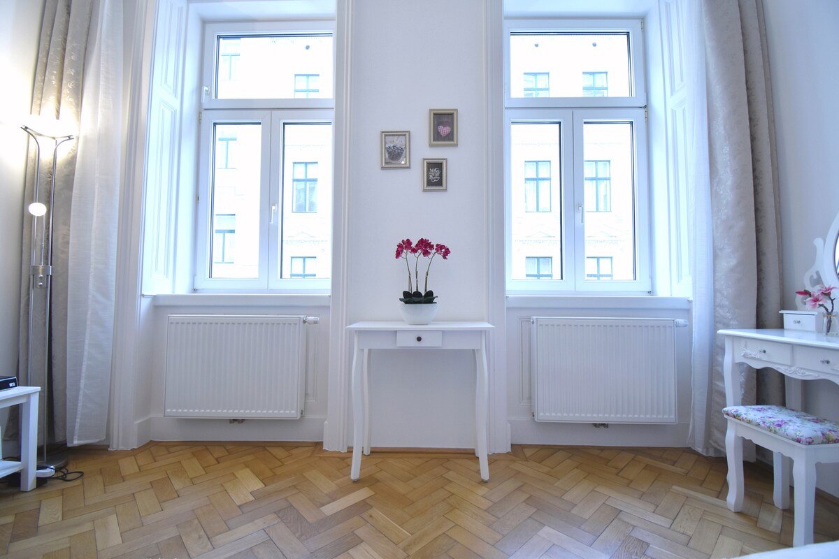 Cosy 3 Room Viennese Flat – 10min to City Center gallery image 5