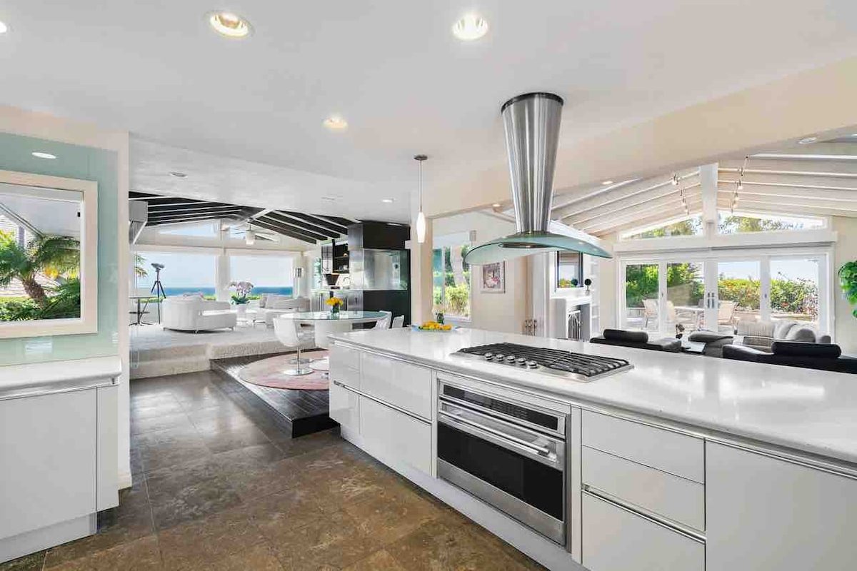 Epic Malibu Beach House! gallery image 4