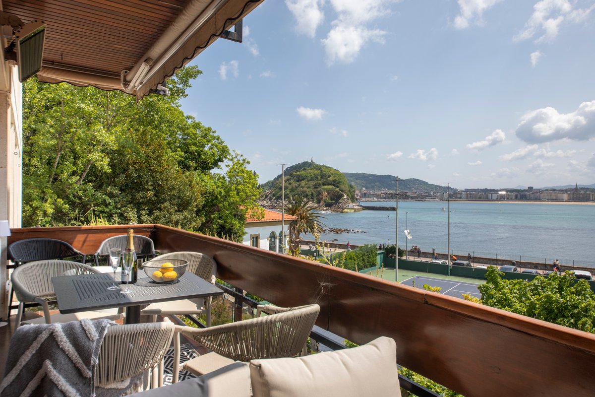 La Perla de La Concha. Parking gratuito