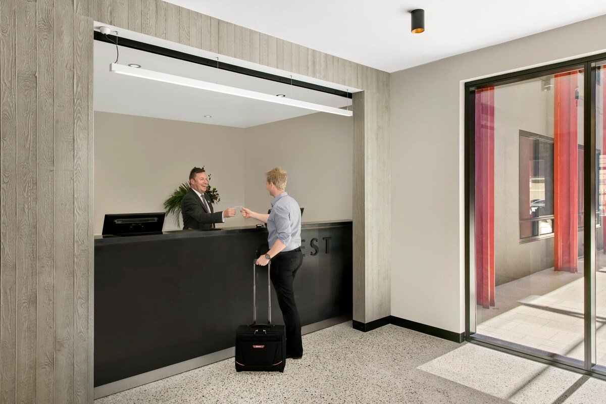 Fremantle Spacious Two Bedroom Apartment gallery image 4