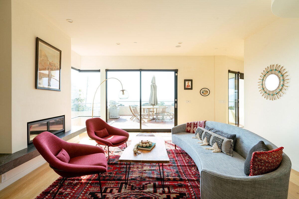 Stunning 5BR Terrace Home | Incredible Ocean Views gallery image 3