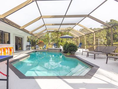 “The Stallion” 2 private ponds perfect for fishing, sleeps12